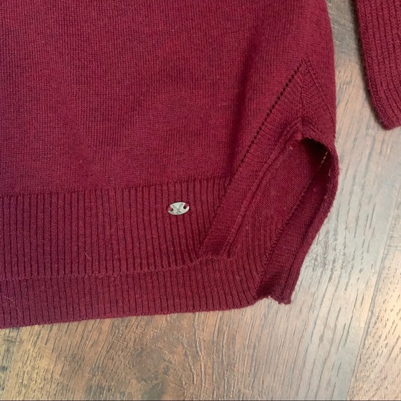 American Eagle Burgundy Light Knit Cotton Blend Oversized V-Neck Sweater Sz. M - Picture 11 of 16